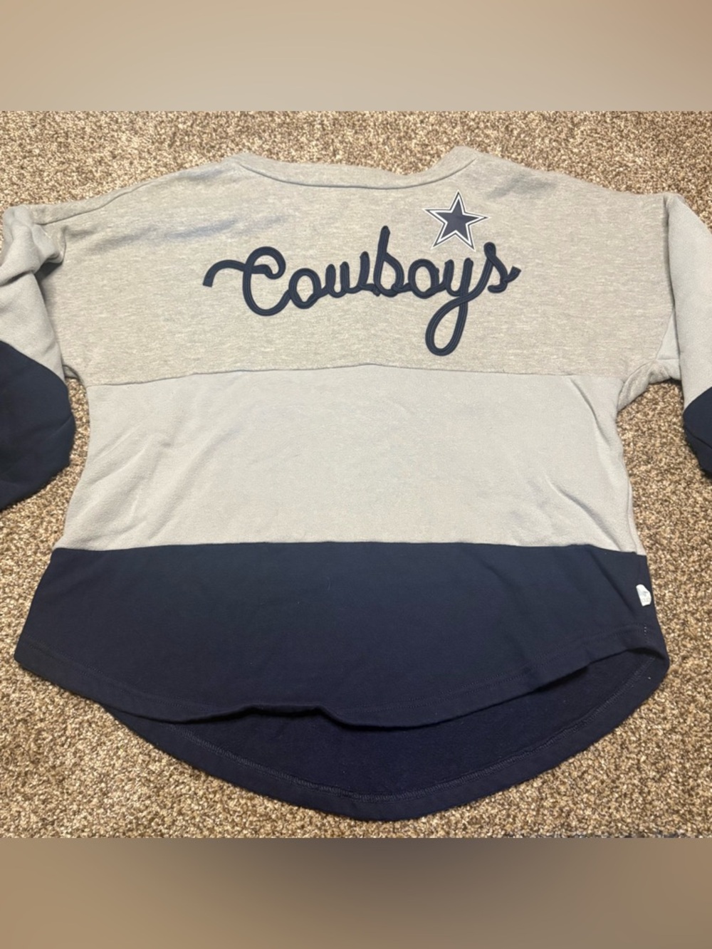 Dallas Cowboys Women’s Medium Colorblock Crewneck Sweatshirt - Navy & Gray - Picture 5 of 13